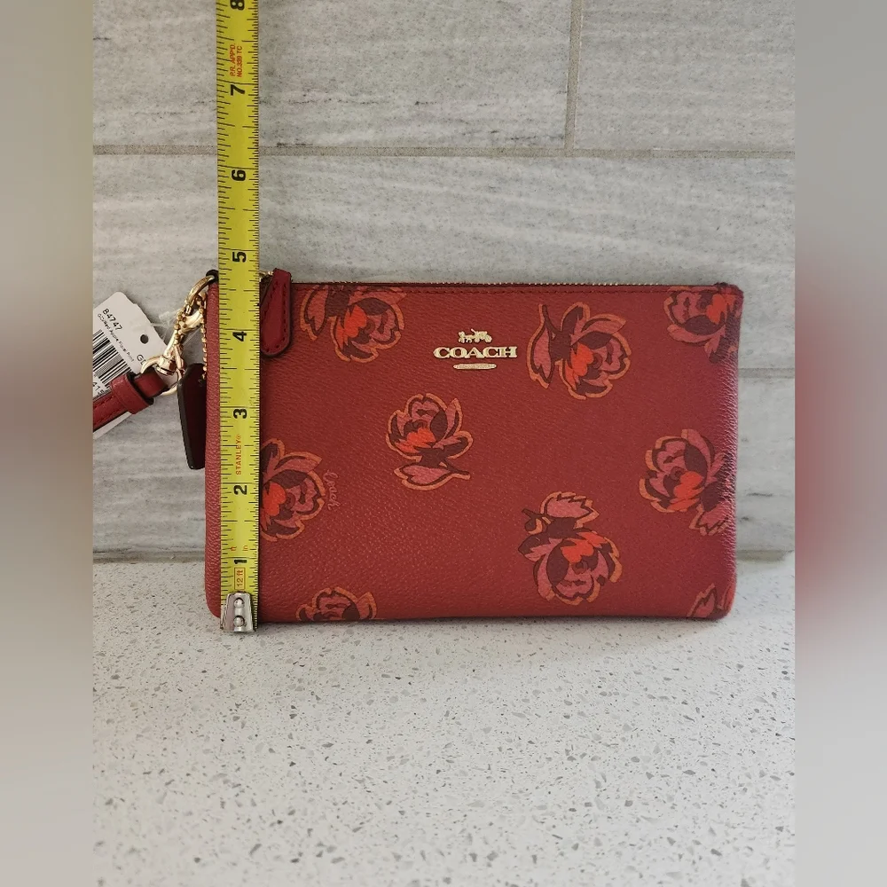 NWT Coach Red Apple Floral Print Zip Top Wristlet - Picture 4 of 5